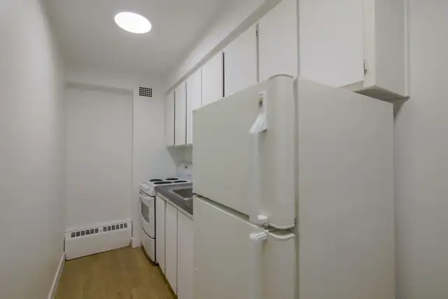 5th floor studio apartment near McGill - ID 4175