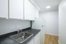 5th floor studio apartment near McGill - ID 4175 - Photo 2