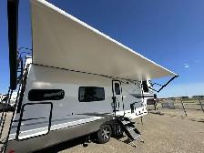 2025 Arcadia 242SLMD COUPLES UNIT, LUXURIOUS, CLEARANCE SALE - Photo 6
