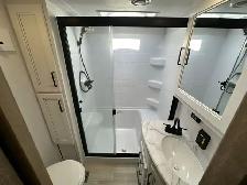 2025 Arcadia 242SLMD COUPLES UNIT, LUXURIOUS, CLEARANCE SALE - Photo 32