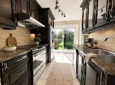 3 2 Bed Bungalow Home in Stouffville - Photo 2