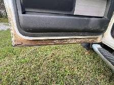 2013 Ford F150 XLT 4x4 low miles - Photo 9