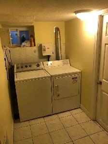 Bloor /Lansdowne, main floor A Room with 1 bathroom near Subway - Photo 6