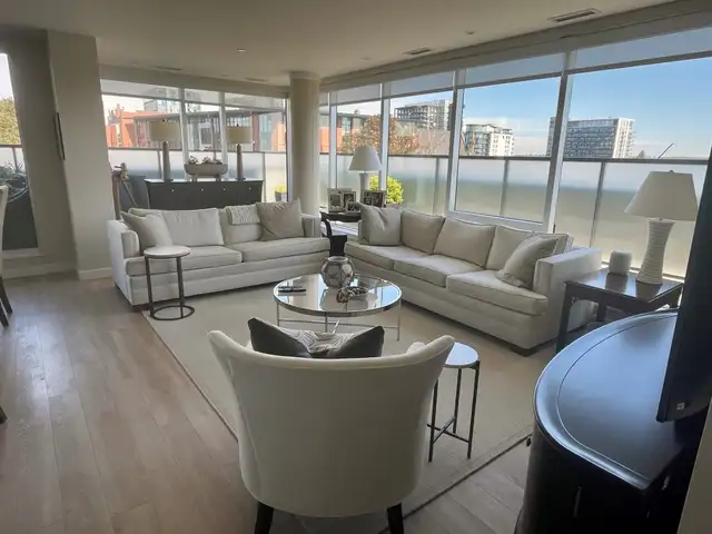 19-089 High end downtown apartment, furnished!