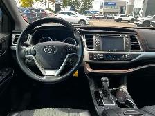 2018 Toyota Highlander - Photo 17