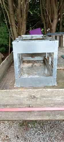Sliding tool tray