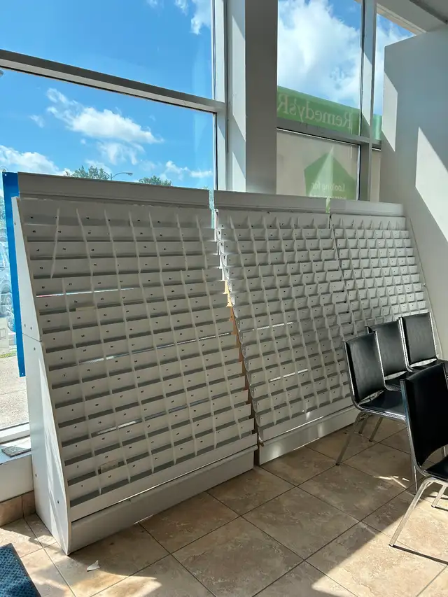 Free greeting card displays