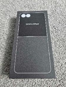 Brand New Sealed Samsung Galaxy Z Flip 8