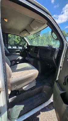 2010 GMC Savana Extended - Photo 8