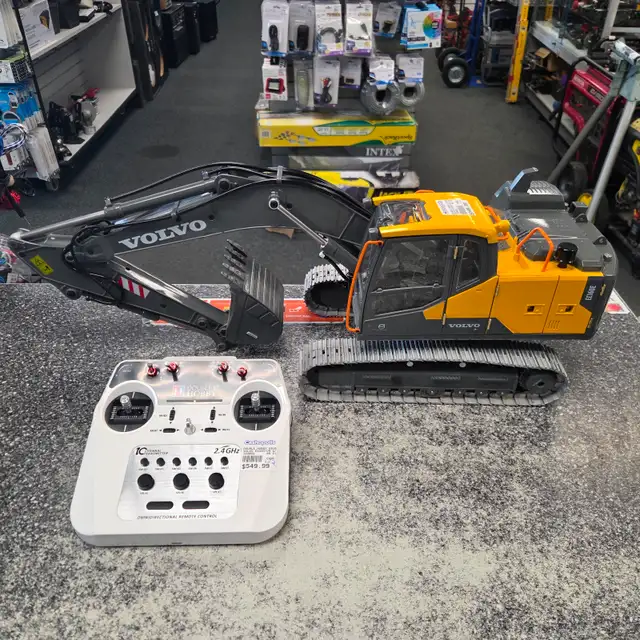 Double E RC 1/14 Volvo Metal Excavator @ Cashopolis!!