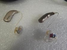 Hearing Aids wit Charger, Sanitized - Photo 2