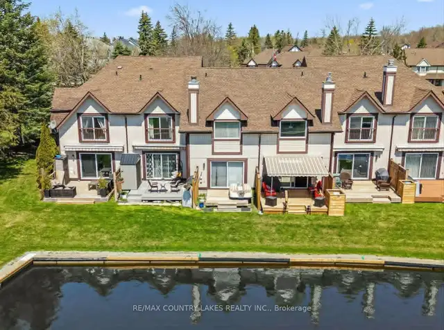 Waterfront 3 Beds 3 Baths Townhome