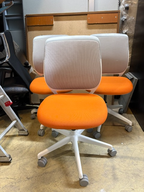 Steelcase COBI chair $89.99/ excellent condition in 2 diff color