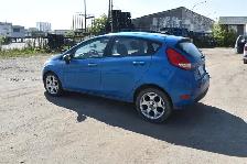 2012 Ford Fiesta SE Hatchback - Photo 2