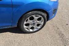 2012 Ford Fiesta SE Hatchback - Photo 31
