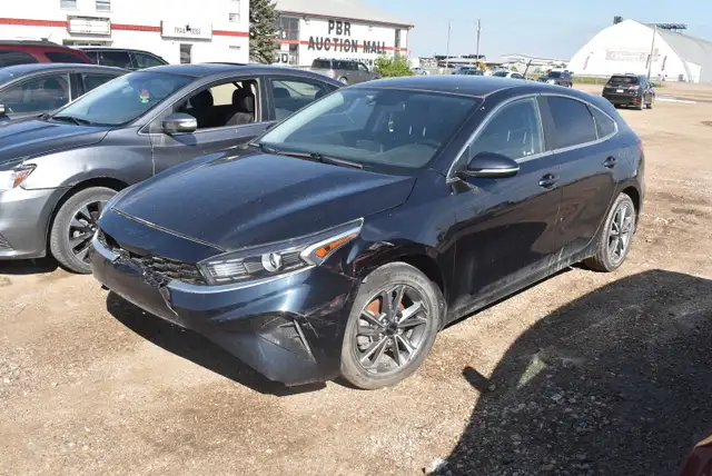 2022 Kia Forte 5-Door EX