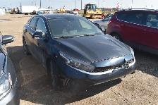 2022 Kia Forte 5-Door EX - Photo 4