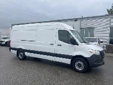 2022 Mercedes-Benz Sprinter Cargo Van Sprinter 2500 Cargo Van 2.