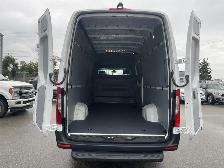 2022 Mercedes-Benz Sprinter Cargo Van Sprinter 2500 Cargo Van 2. - Photo 8
