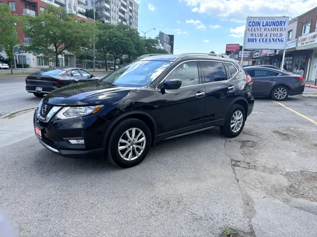 2018 Nissan Rogue SV AWD 2.5L Carfax Clean Low Mileage Certified