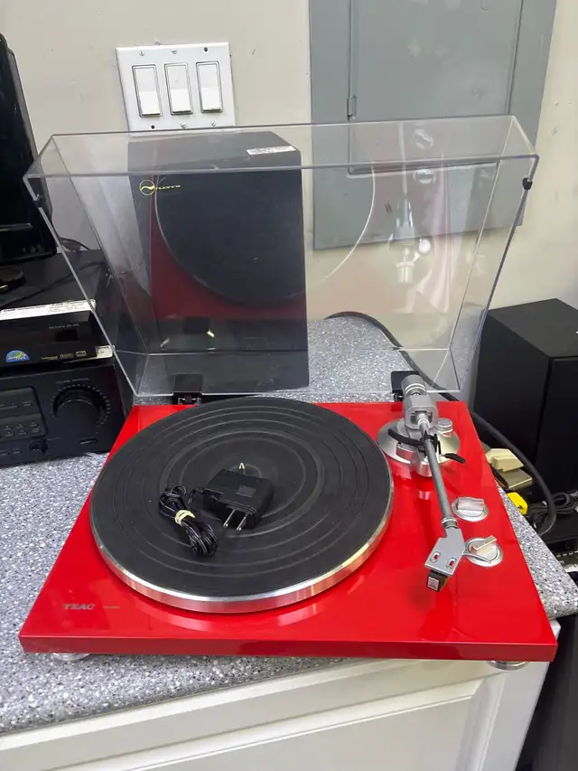 TEAC TN-300 Belt Drive USB Turntable