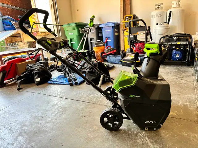 HUGE garage sale / moving sale this weekend!!