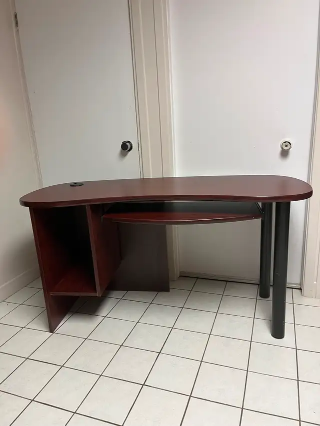 TABLE DE TRAVAIL A ARVIDA  58/24/30  H ARVIDA