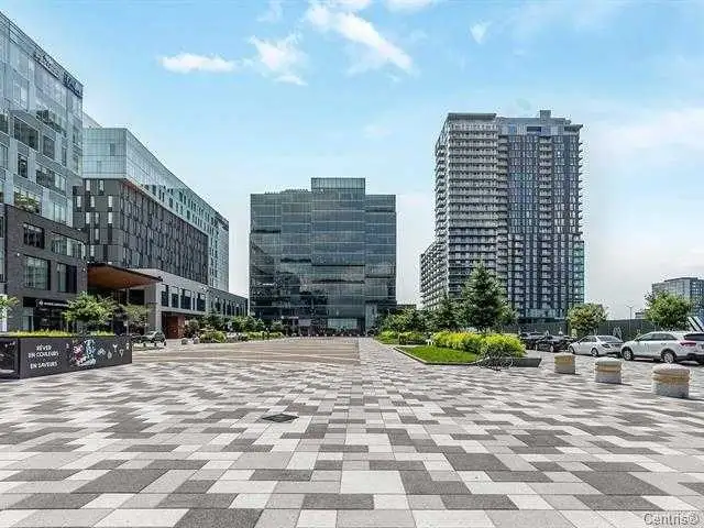 Superb condo with REM direct access