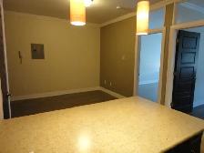 Beautiful Modern 2-Bedroom Apartment! - Photo 11