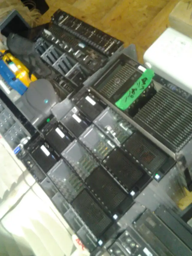 dell r830 4 x 22c 88cores! 32gddr4 200  dell r640 r740xd r840 hp