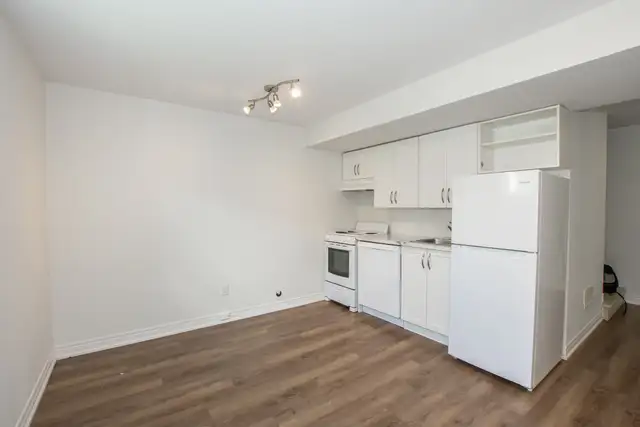 36 Viger Dr, Welland - All Inclusive 1 Bed Lower Unit