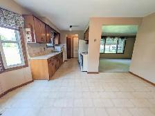 5777 Sunnylea Cres, Niagara Falls - 3 Bedroom House - Photo 8