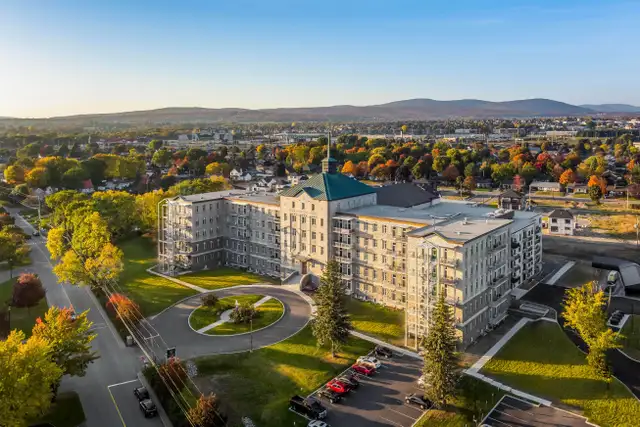 LE DIVIN - Condos 3 1/2 à 1448$ Beauport PROMO !