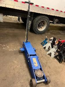 10-Ton Heavy-Duty Hydraulic Floor Jack