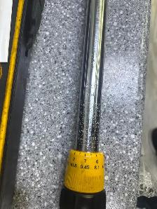 Dewalt DWMT75462 1/2" 50-250 LB Torque Wrench With Case - Photo 3