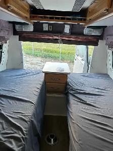 Camper Van - Photo 8