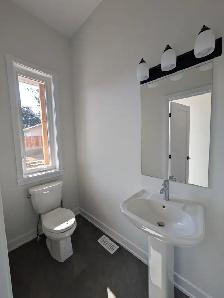 2 Story End Unit Town Home for Rent - Pembroke Ontario - Photo 4