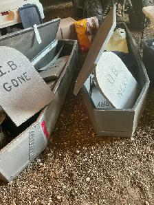 Halloween Decorations & Props - Photo 2