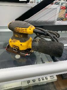 Dewalt DWE6411 Palm Sander