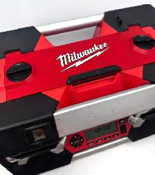 Milwaukee 2790-20 12V-28V Jobsite Radio AM/FM with AUX Input