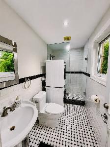 FURNISHED 2-BEDROOM WALKOUT ⭐ ALL-INCLUSIVE ⭐ WATERFRONT - Photo 7