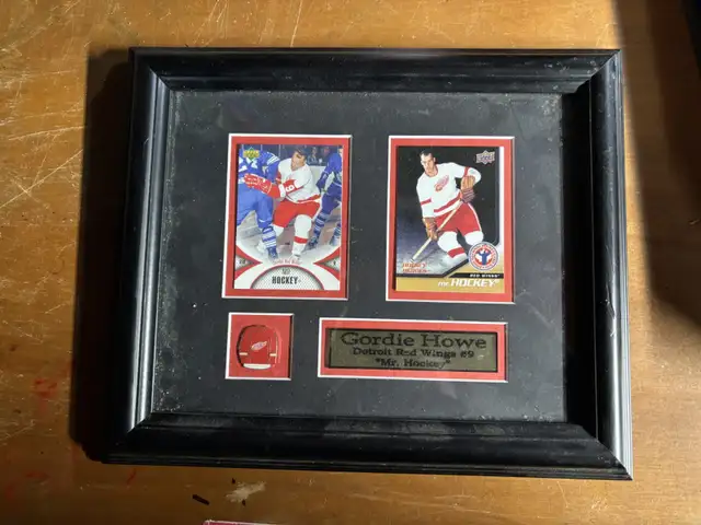 Gordie Howe Framed hockey Card Plaque