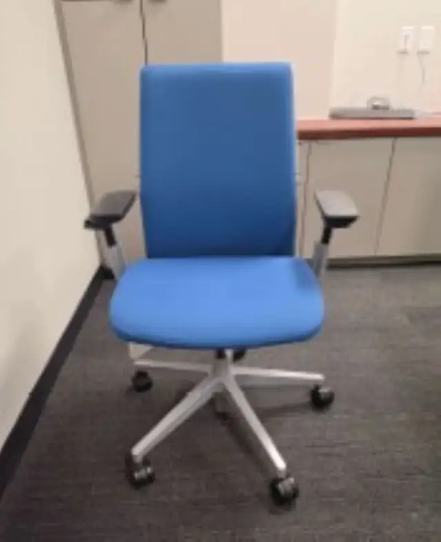 Office Think Chair with Rectangle Arm Rests