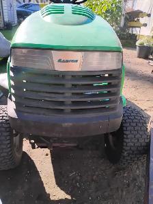 John Deere Sabre 14.5/38 lawn tractor STRIPPED FOR PARTS! - Photo 2