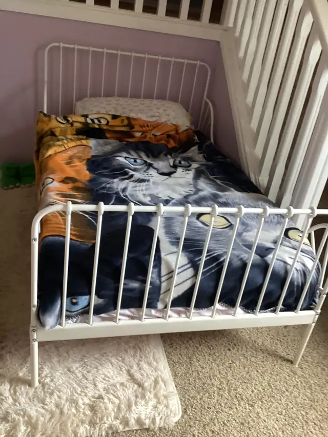 KIDS ADJUSTABLE BED