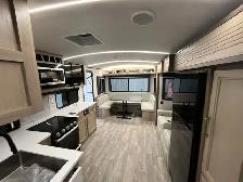 2025 Outback 252RD, COMPACT, COUPLES TRAILER CLEARANCE SALE - Photo 5