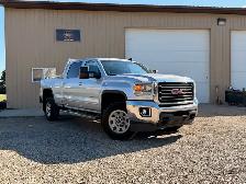 2018 GMC Sierra 2500 SLE Crew Cab 4x4 - Photo 2