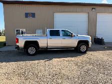 2018 GMC Sierra 2500 SLE Crew Cab 4x4 - Photo 4