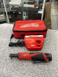 Milwaukee 2457-21 3/8-Inch M12 Cordless Ratchet Kit - Photo 2