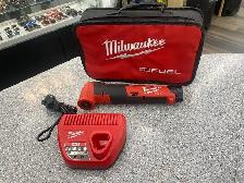 Milwaukee 2526 M12 Cordless Multi Tool - Photo 3